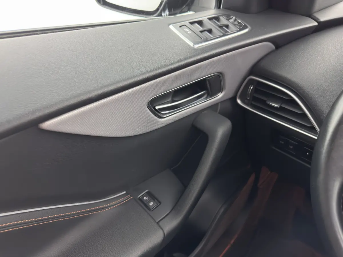 2.0 D Portfolio AWD Aut. *PANO | LEATHER | XENON | DIGI-COCKPIT | MERIDIAN-SOUND | KEYLESS | CAMERA | HEATED-COMFORTSEATS | PRIVACY-GLASS | NAVI-FULLMAP | SHIFTPADDLES | ECC | PDC | CRUISE |