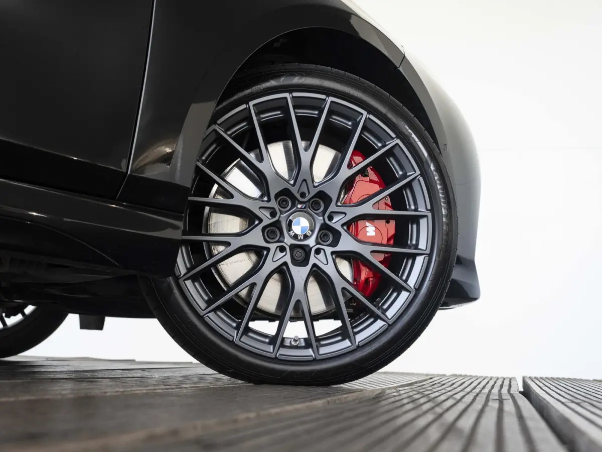 123 xDrive | M Sportpakket Pro | Innovation Pack | 19 inch | Comfort Access | M Adaptief onderstel | Head-Up Display | Harman Kardon | Sportstoelen