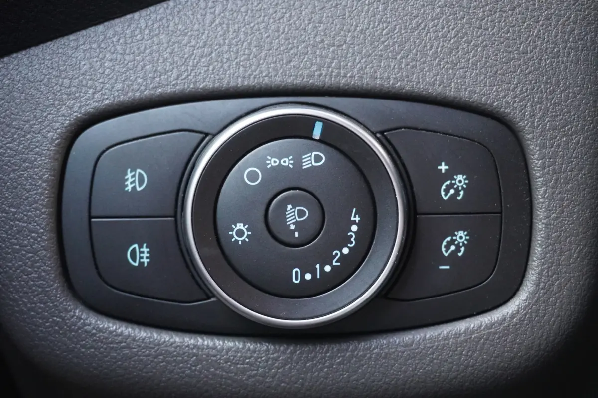 1.5 EcoBlue 100PK EURO 6 Airco - Cruise - Trekhaak - €10.950,- Excl.