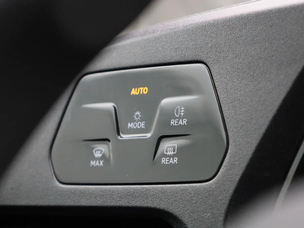 2.0 TDI 102PK | Airco | Parkeersensoren Achter | Bluetooth | Elektrisch Verstelbare Spiegels | Cruise Control |