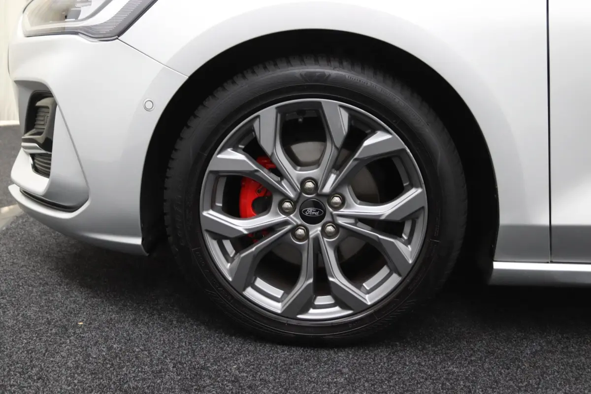 1.0 EcoBoost Hybrid ST Line*ECC*CAM*LED*CRUISE*NAV