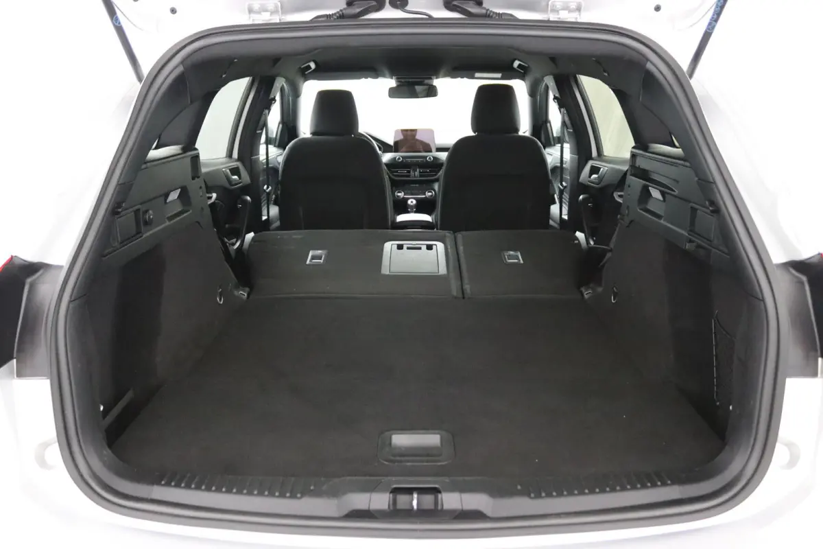 1.0 EcoBoost Hybrid ST Line*ECC*CAM*LED*CRUISE*NAV
