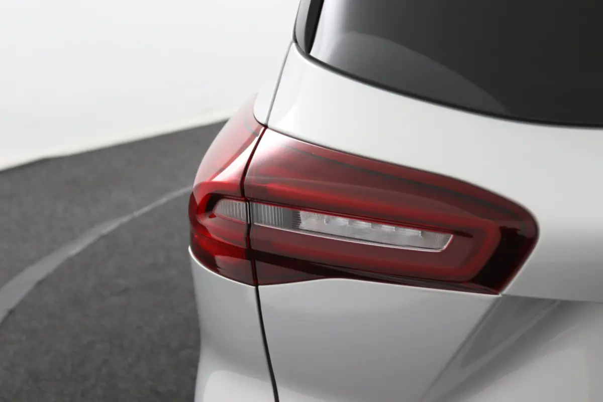1.0 EcoBoost Hybrid ST Line*ECC*CAM*LED*CRUISE*NAV