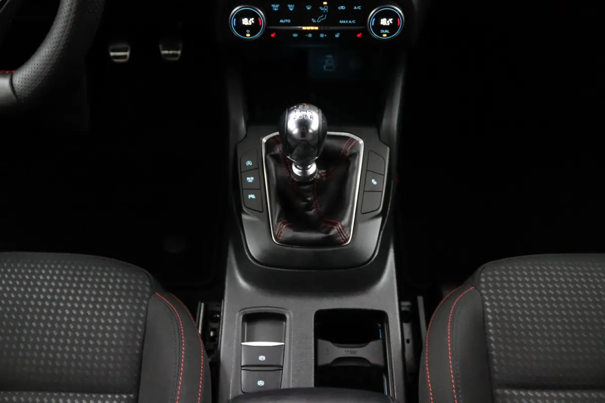 1.0 EcoBoost Hybrid ST Line*ECC*CAM*LED*CRUISE*NAV