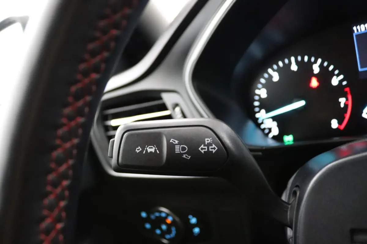 1.0 EcoBoost Hybrid ST Line*ECC*CAM*LED*CRUISE*NAV
