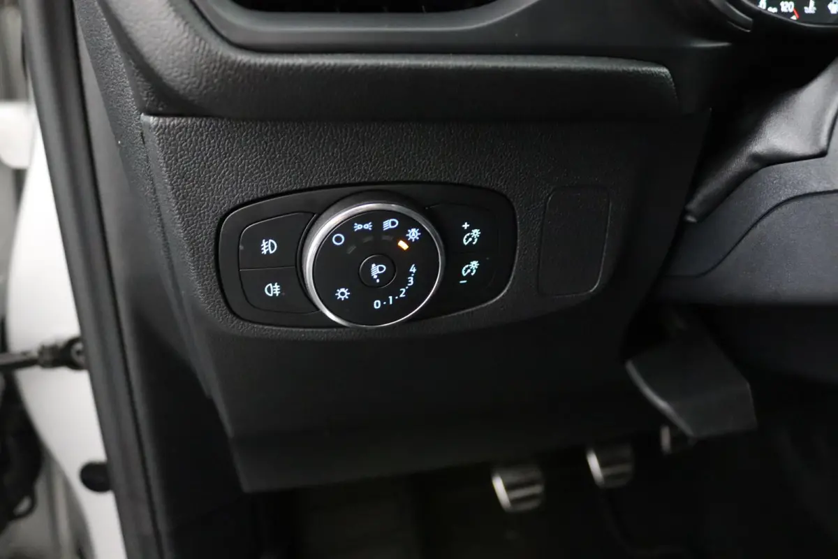 1.0 EcoBoost Hybrid ST Line*ECC*CAM*LED*CRUISE*NAV