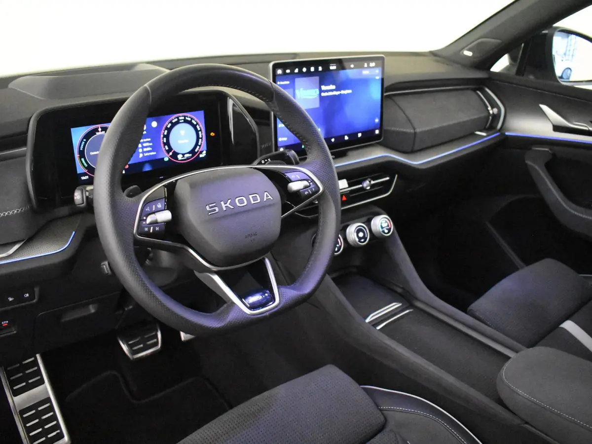 Sportline Business | Achteruitrijcamera | Crew Protect Assist | Cruise control met speedlimiter