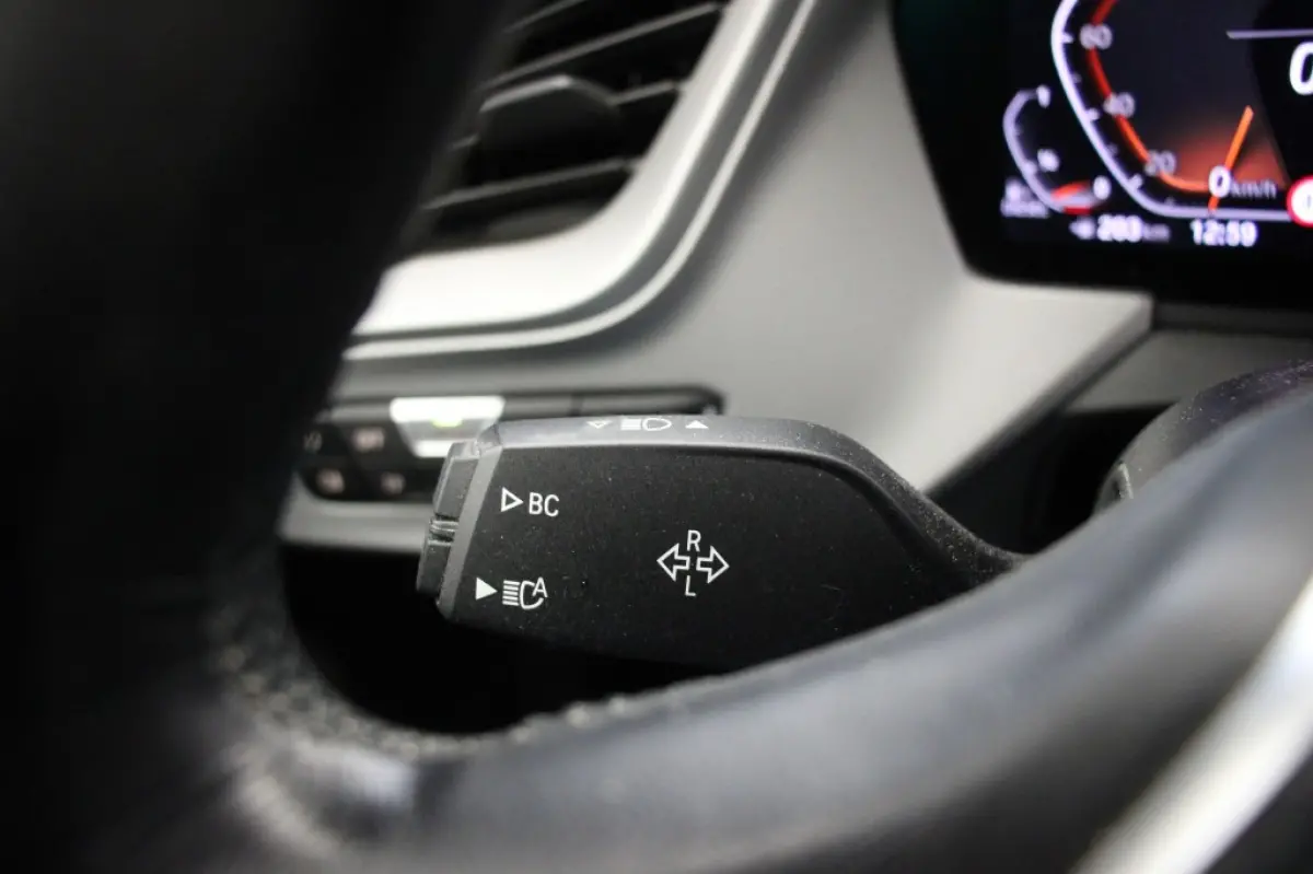 118d Business Edition Automaat - Digitaal Cockpit, Carplay, Navi, Cruise, Trekhaak afn.