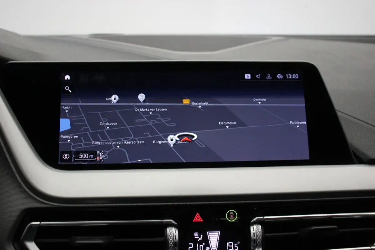 118d Business Edition Automaat - Digitaal Cockpit, Carplay, Navi, Cruise, Trekhaak afn.