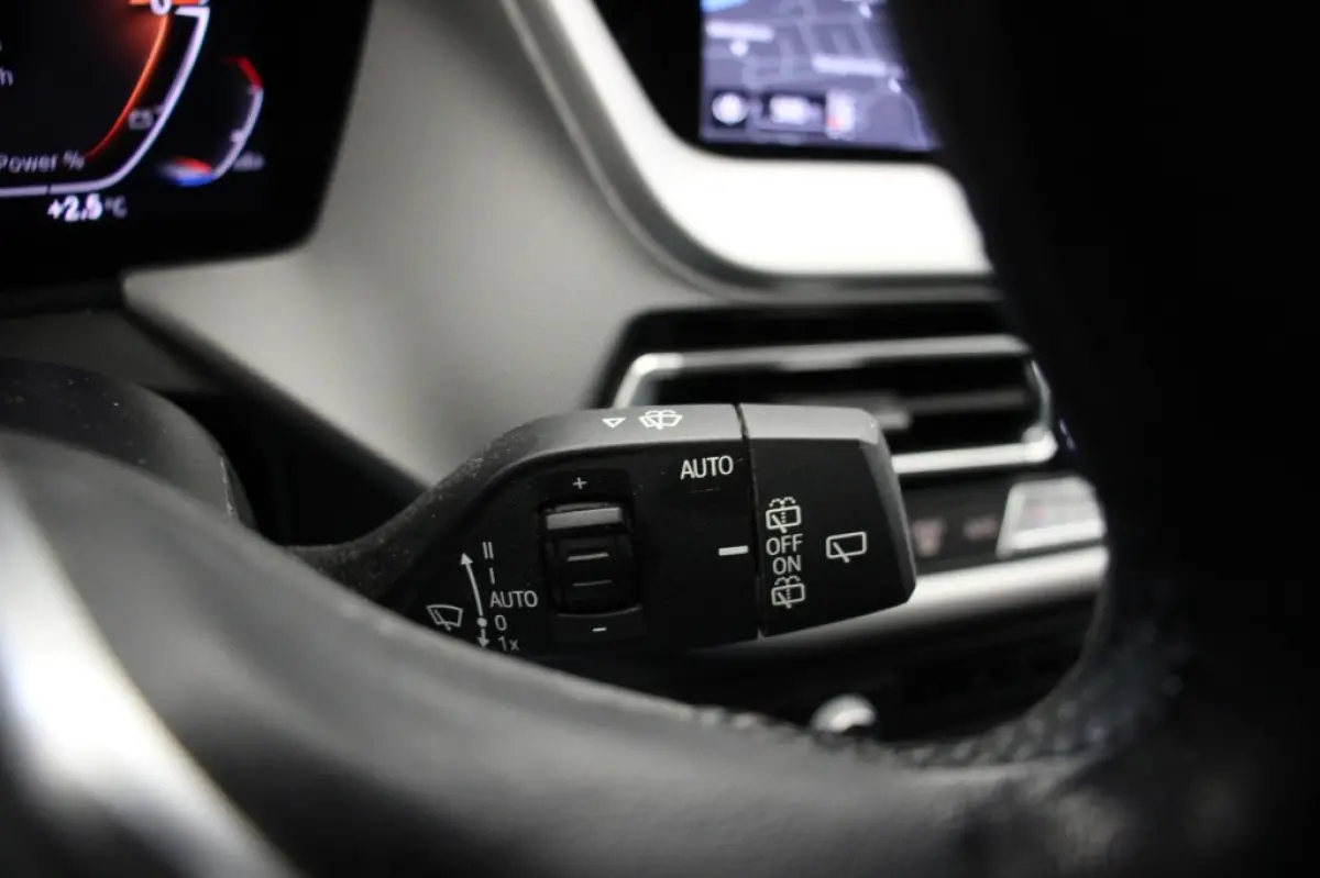118d Business Edition Automaat - Digitaal Cockpit, Carplay, Navi, Cruise, Trekhaak afn.