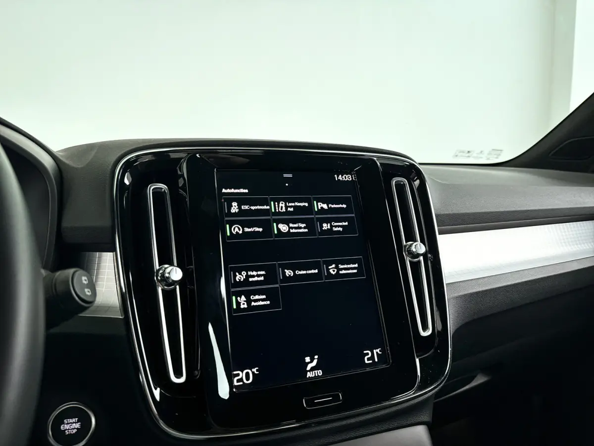 T2 Momentum Business | Park assist | Climate control | Cruise control | Navigatie