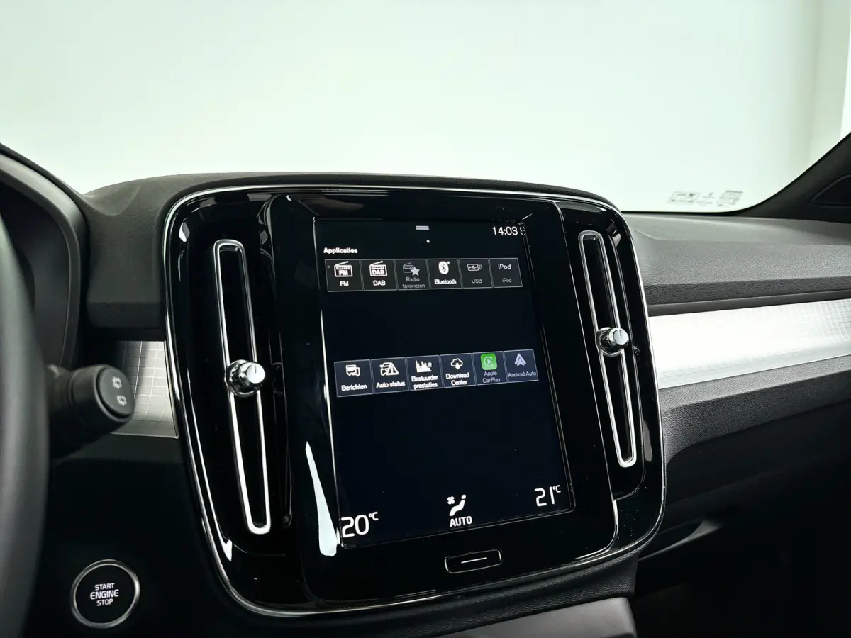 T2 Momentum Business | Park assist | Climate control | Cruise control | Navigatie