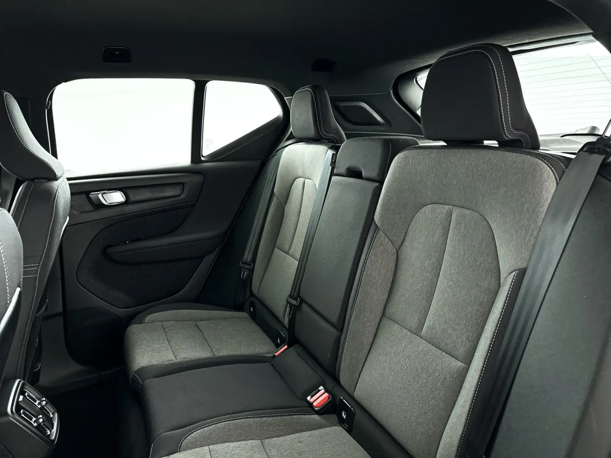 T2 Momentum Business | Park assist | Climate control | Cruise control | Navigatie