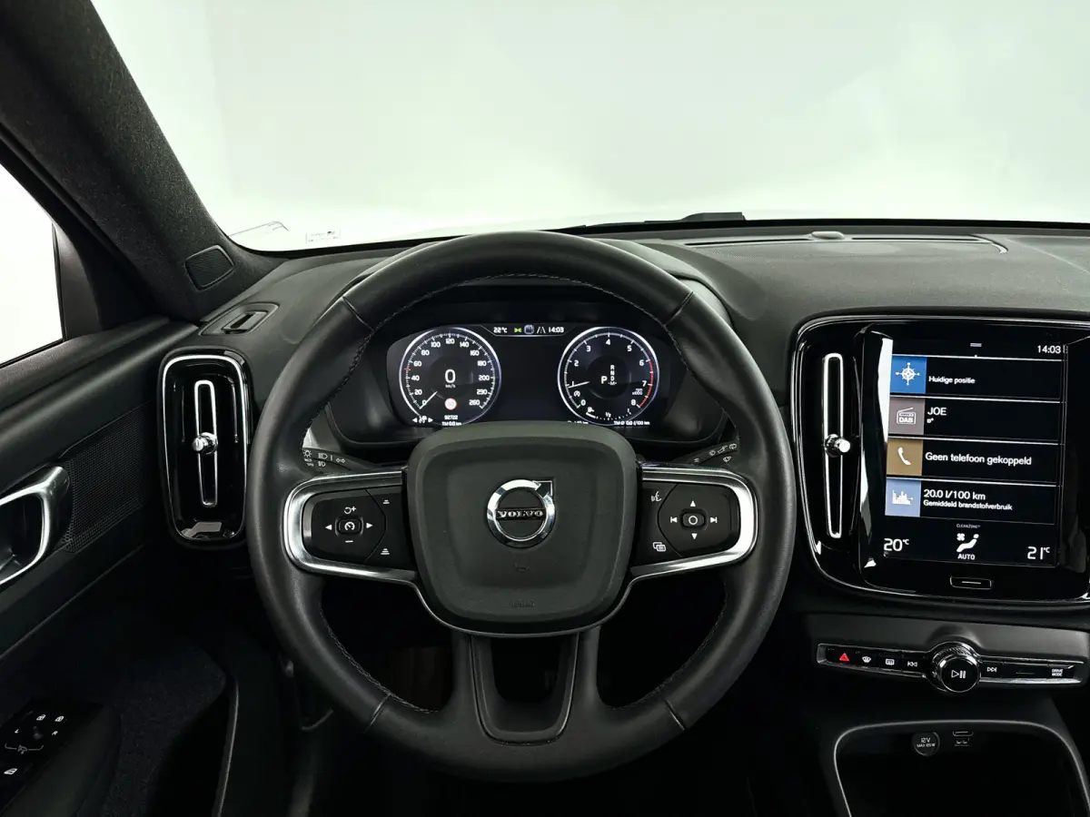 T2 Momentum Business | Park assist | Climate control | Cruise control | Navigatie