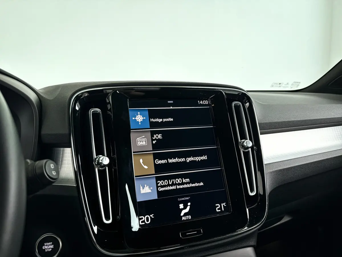 T2 Momentum Business | Park assist | Climate control | Cruise control | Navigatie