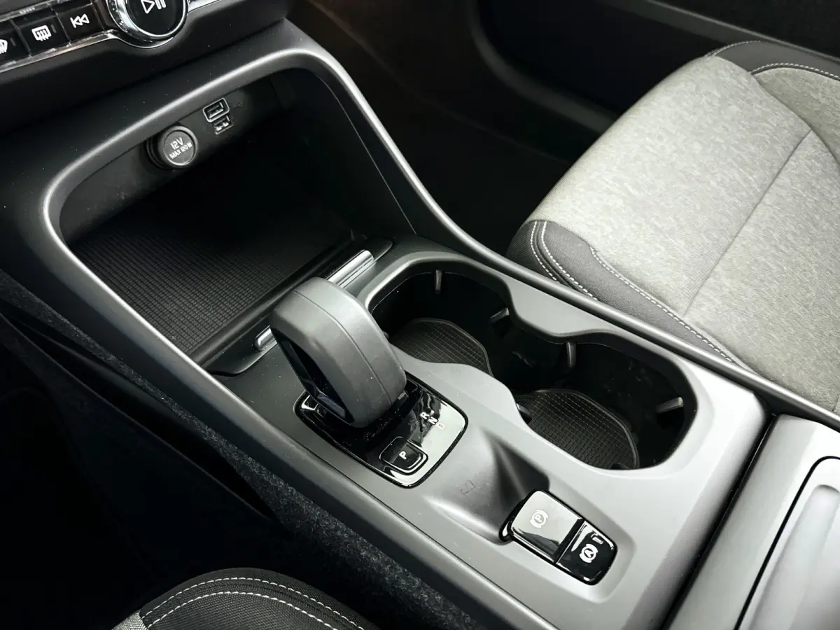 T2 Momentum Business | Park assist | Climate control | Cruise control | Navigatie