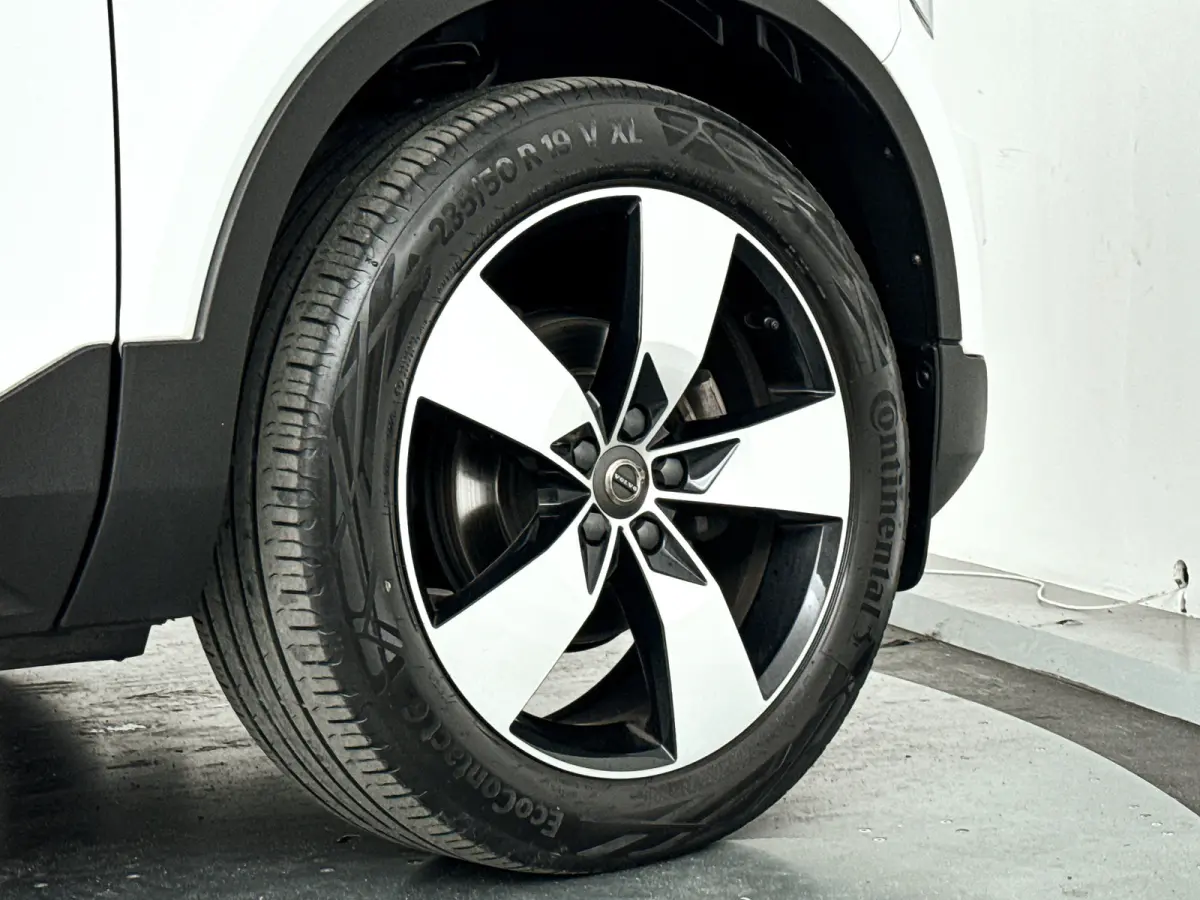 T2 Momentum Business | Park assist | Climate control | Cruise control | Navigatie