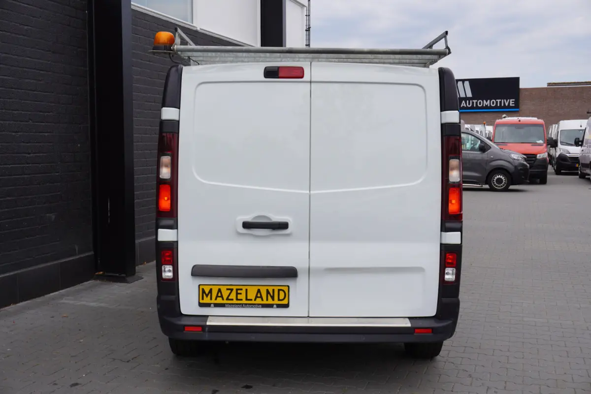 2.0 dCi 130PK EURO 6 - Airco - Navi - Cruise - €16.900,- Excl.