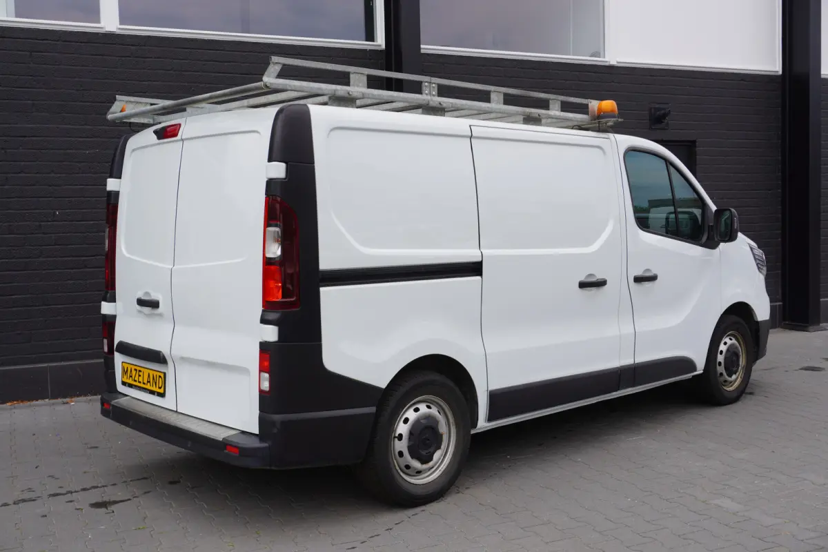 2.0 dCi 130PK EURO 6 - Airco - Navi - Cruise - €16.900,- Excl.