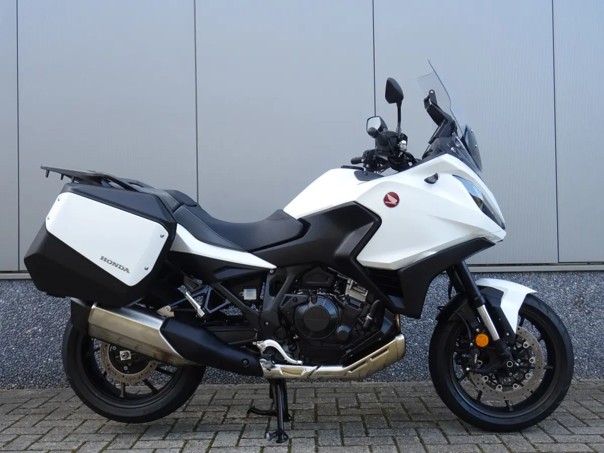 Honda NT 1100 2023 Benzine Onbekend leasen
