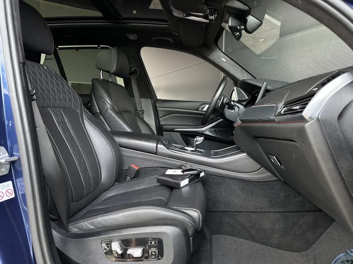 45e | M-Sport | Sky lounge | Stoel Koel | Massage | HUD | 4 Wheel Steer | HUD |