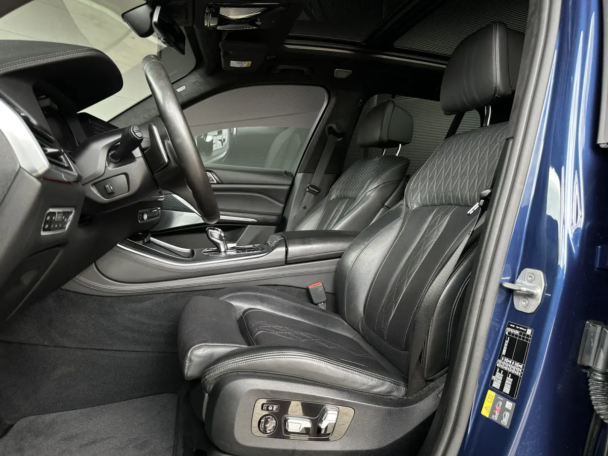 45e | M-Sport | Sky lounge | Stoel Koel | Massage | HUD | 4 Wheel Steer | HUD |