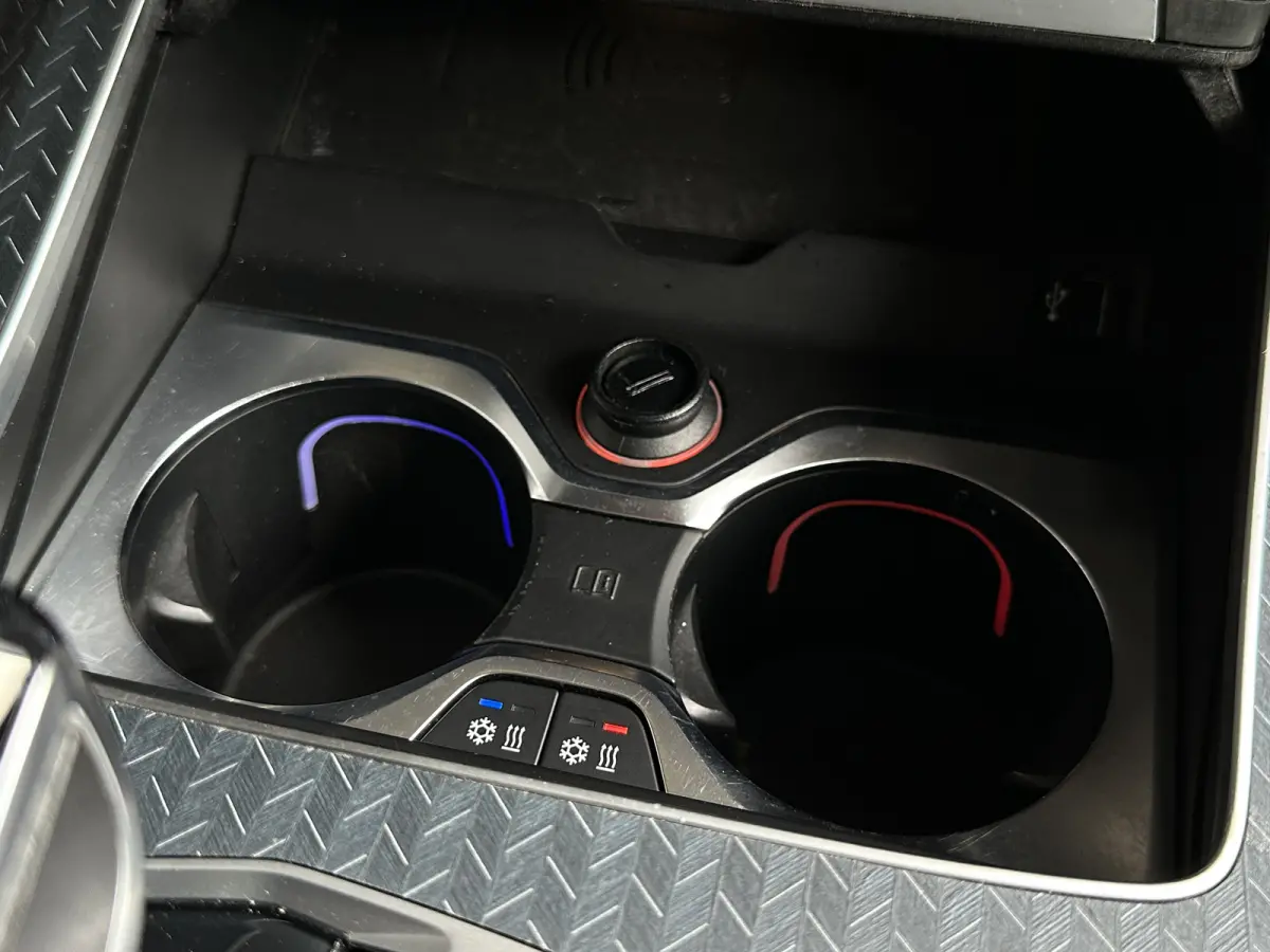 45e | M-Sport | Sky lounge | Stoel Koel | Massage | HUD | 4 Wheel Steer | HUD |