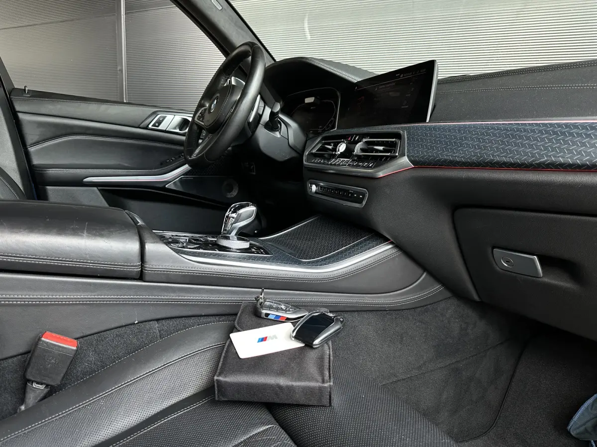 45e | M-Sport | Sky lounge | Stoel Koel | Massage | HUD | 4 Wheel Steer | HUD |