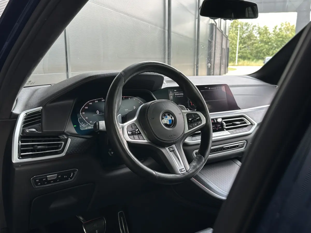 45e | M-Sport | Sky lounge | Stoel Koel | Massage | HUD | 4 Wheel Steer | HUD |