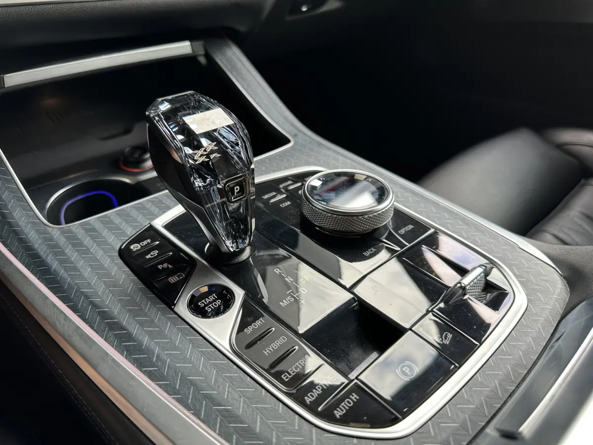 45e | M-Sport | Sky lounge | Stoel Koel | Massage | HUD | 4 Wheel Steer | HUD |