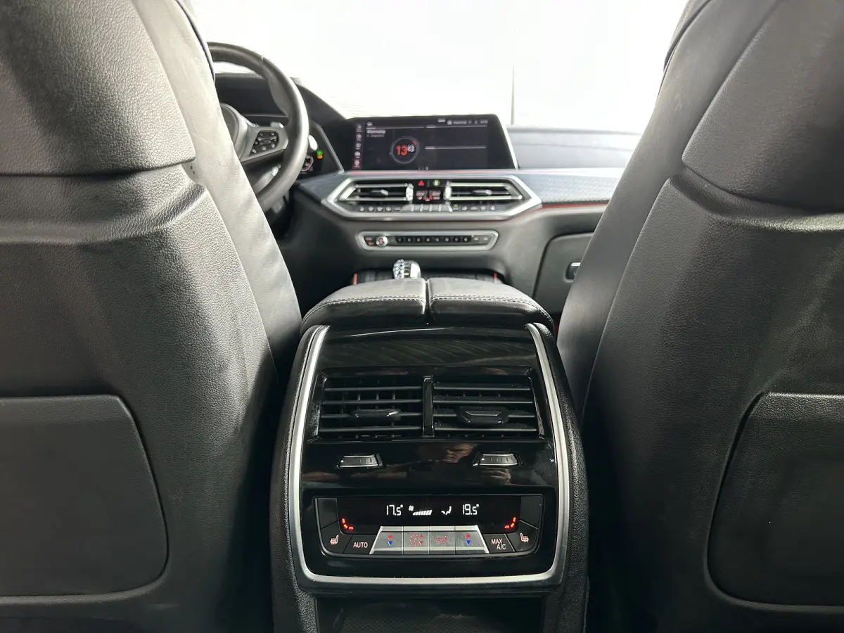 45e | M-Sport | Sky lounge | Stoel Koel | Massage | HUD | 4 Wheel Steer | HUD |