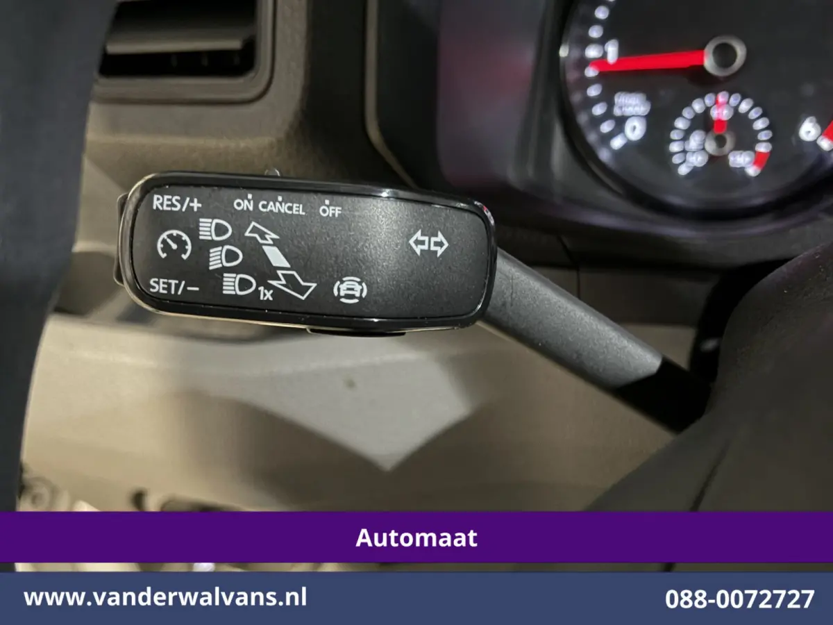 2.0 TDI 141pk Automaat L3H3 L2H2 Euro6 Airco | Camera | Apple Carplay | 3000kg Trekhaak | Cruisecontrol Sidebars, Bijrijdersbank