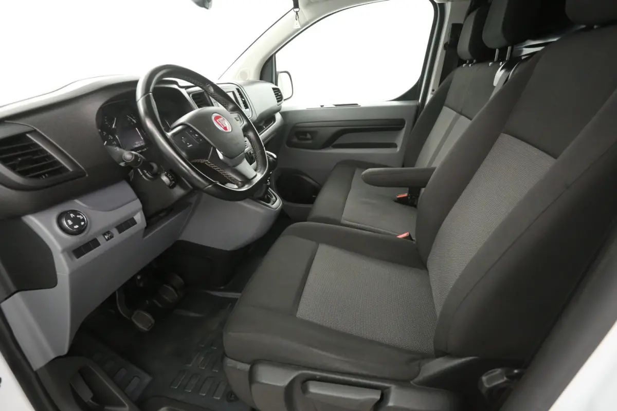 1.5 MultiJet L2H1 | Marge | Airco | Cruise | Camera | Carplay | 3 Zits | Navi | Parkeersens.
