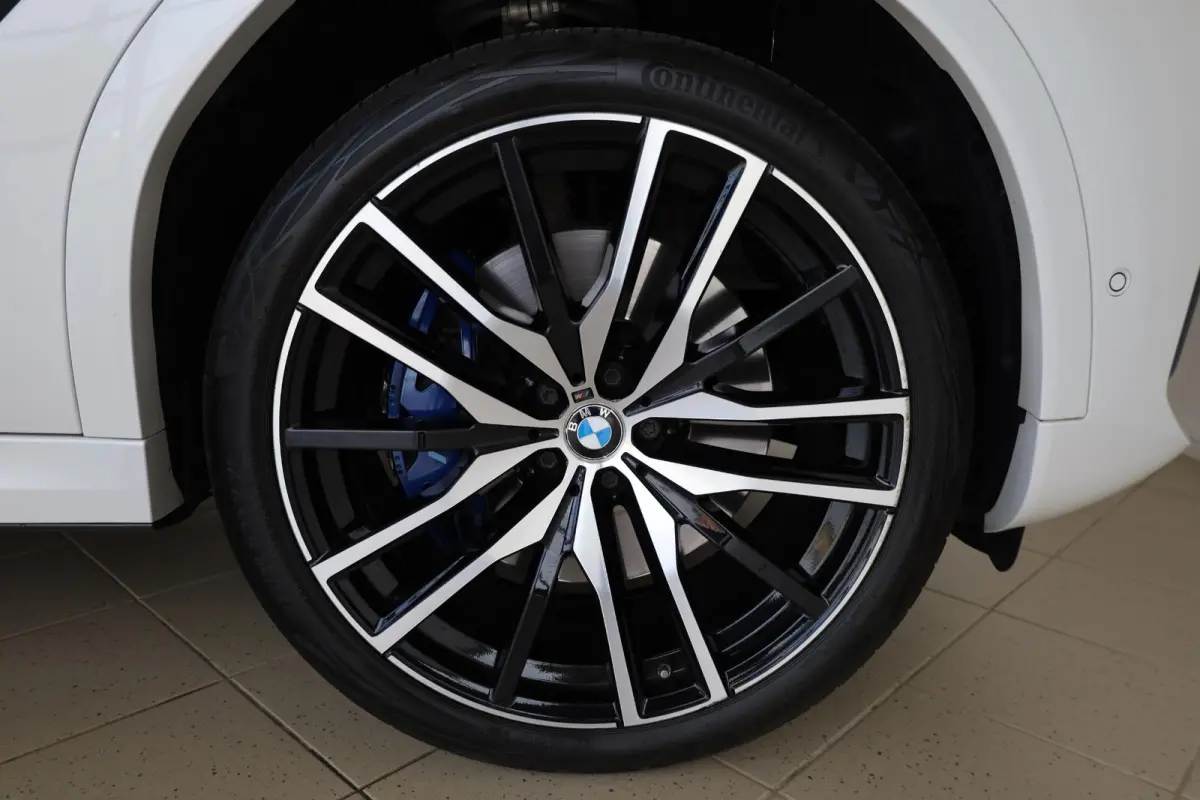 xDrive40i M Sportpakket | Soft-Close | Elek. trekhaak | Stoelventilatie | Driving Assistant Professional | Parking Assistant Plus