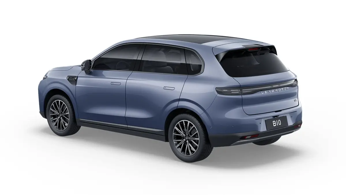 Design ProMax 67.1 kWh | €1500,- korting !! | Vanaf €499,- Private Lease per maand ! | Panoramadak | Carplay | Achteruitrijcamera | 18" Lichtmetalen Velgen | Adaptieve cruise control | P