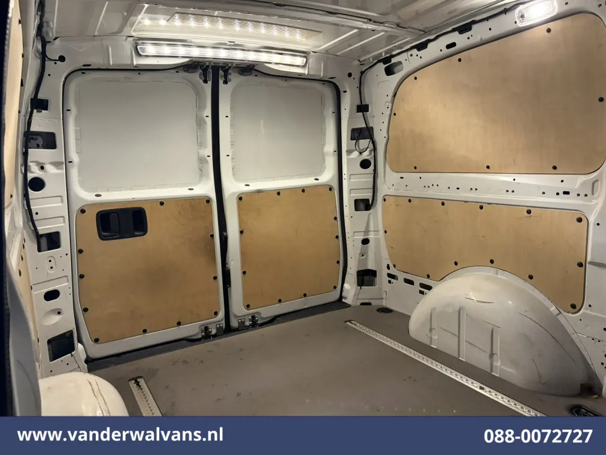 116 CDI 164pk 2025 Model L2H1 Euro6 Airco | Navigatie | Camera | Adaptieve Cruisecontrol Stoelverwarming, Parkeersensoren, Bijrijdersbank