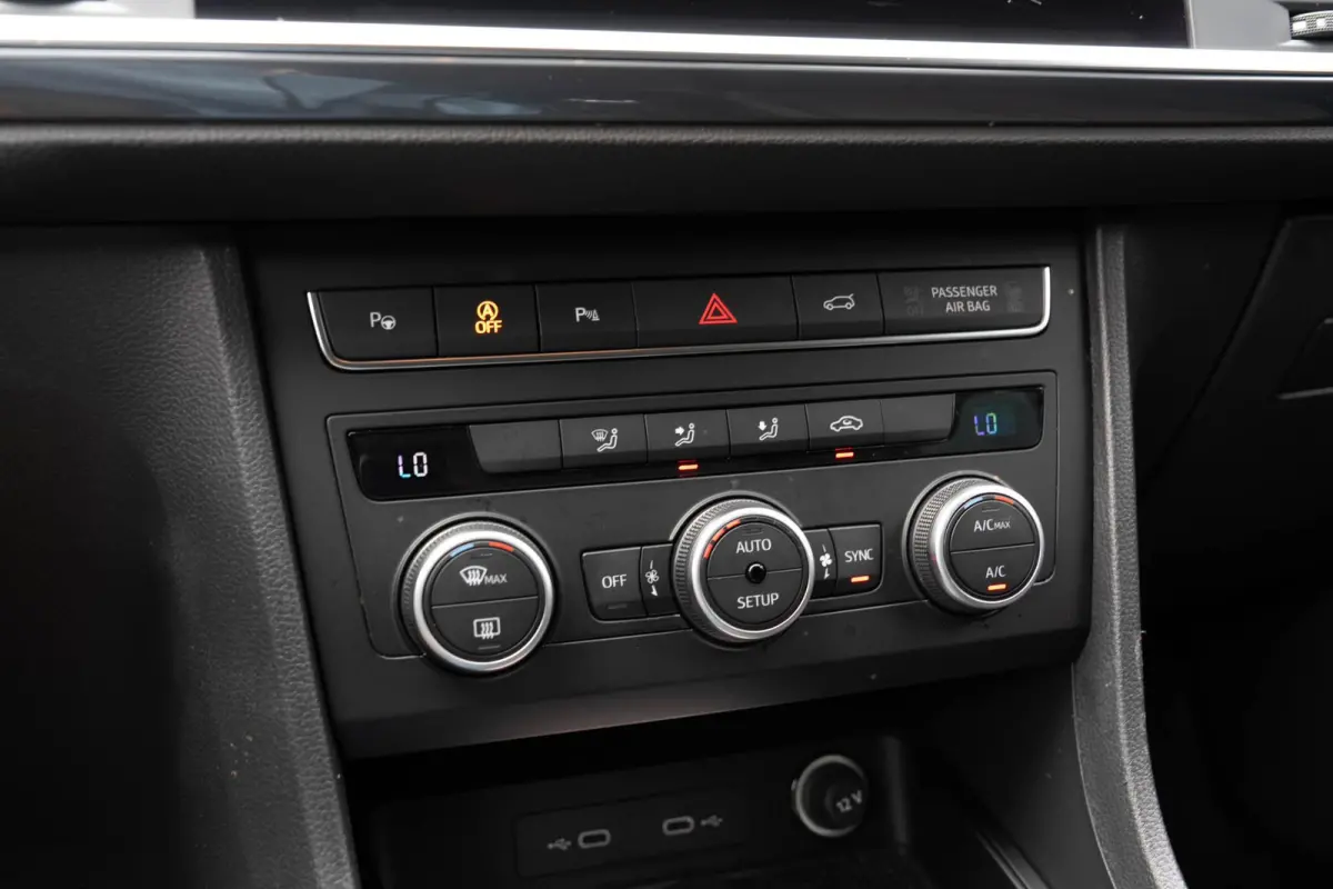 1.0 TSI Style | Navi | Carplay | Cruise | Led