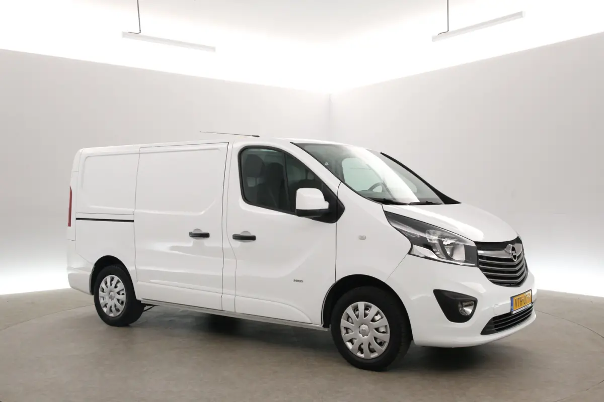 1.6 CDTI L1H1 | Airco | Cruise | 3 Zits | Trekhaak | Parkeersens.