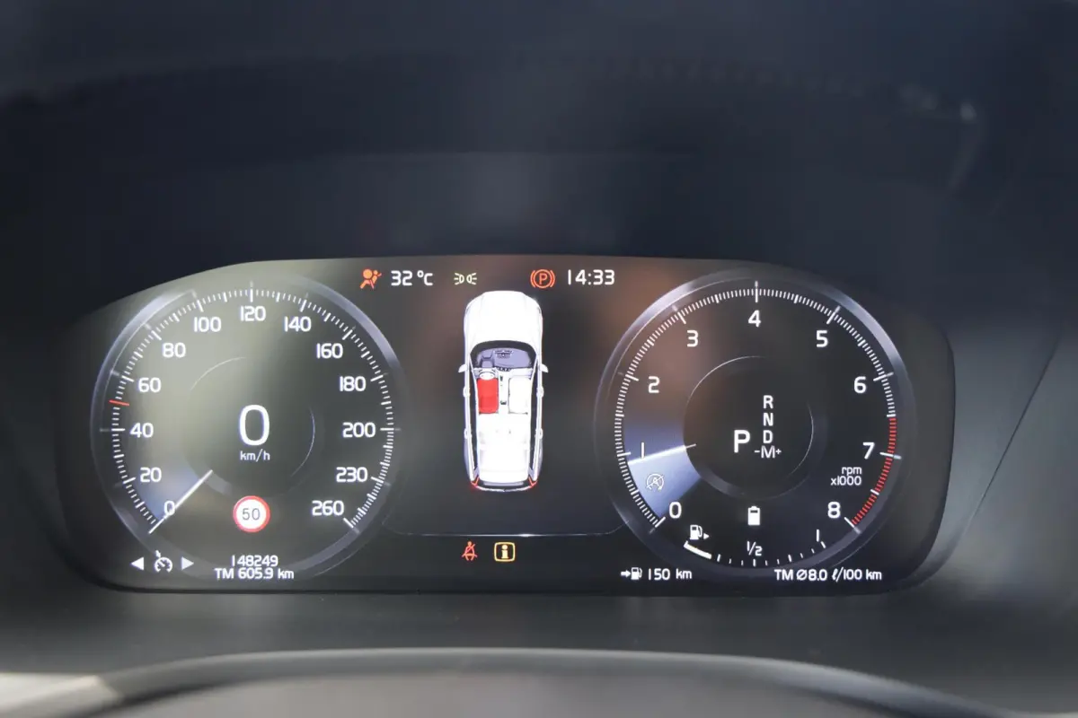 2.0 B3 Momentum Advantage|Automaat|Trekhaak|Applecarplay/android auto|Camera|Cruise control