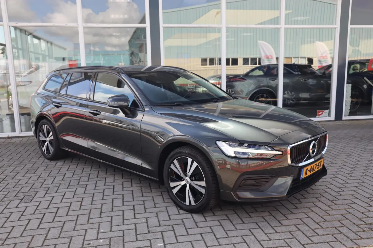 2.0 B3 Momentum Advantage|Automaat|Trekhaak|Applecarplay/android auto|Camera|Cruise control