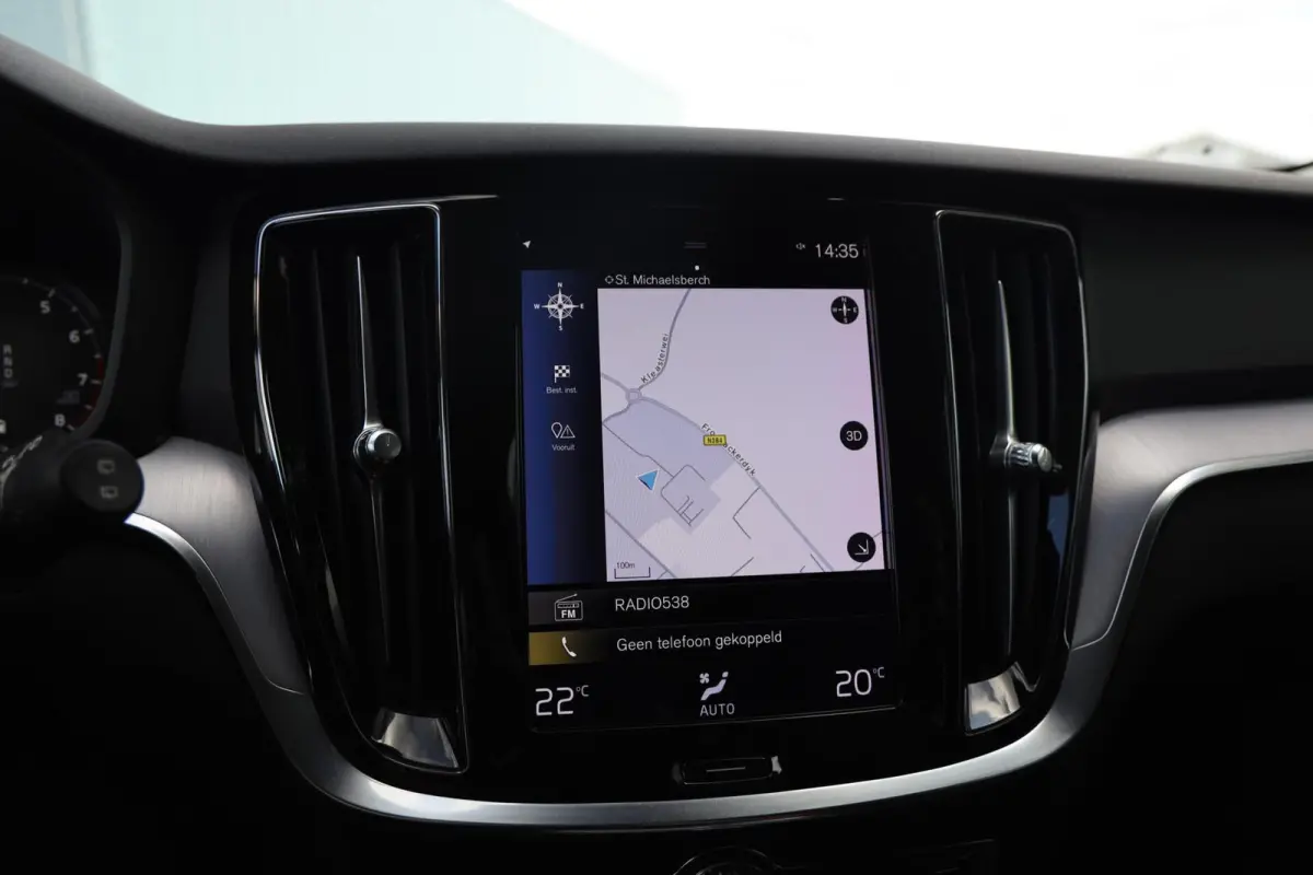 2.0 B3 Momentum Advantage|Automaat|Trekhaak|Applecarplay/android auto|Camera|Cruise control