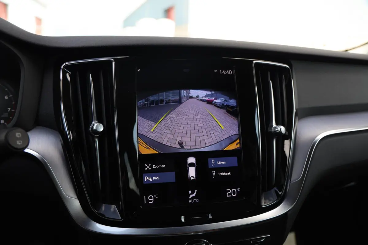2.0 B3 Momentum Advantage|Automaat|Trekhaak|Applecarplay/android auto|Camera|Cruise control