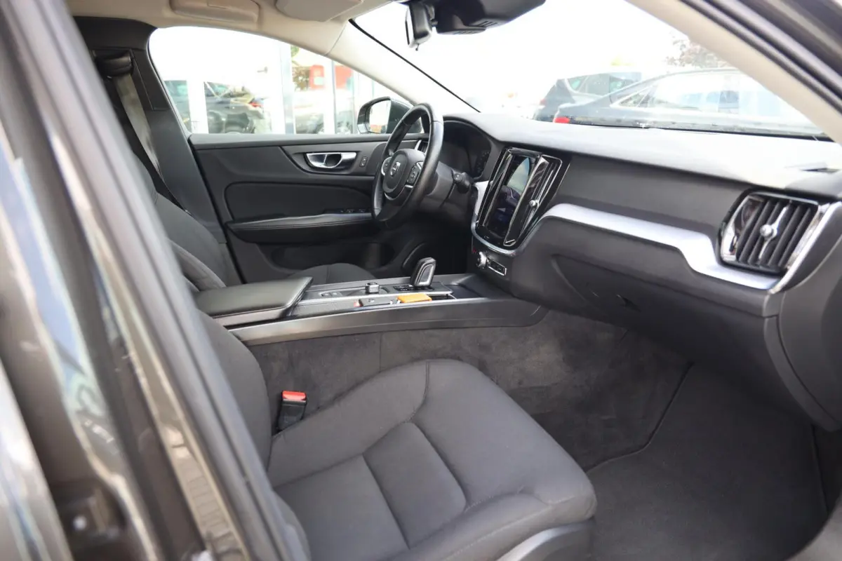 2.0 B3 Momentum Advantage|Automaat|Trekhaak|Applecarplay/android auto|Camera|Cruise control