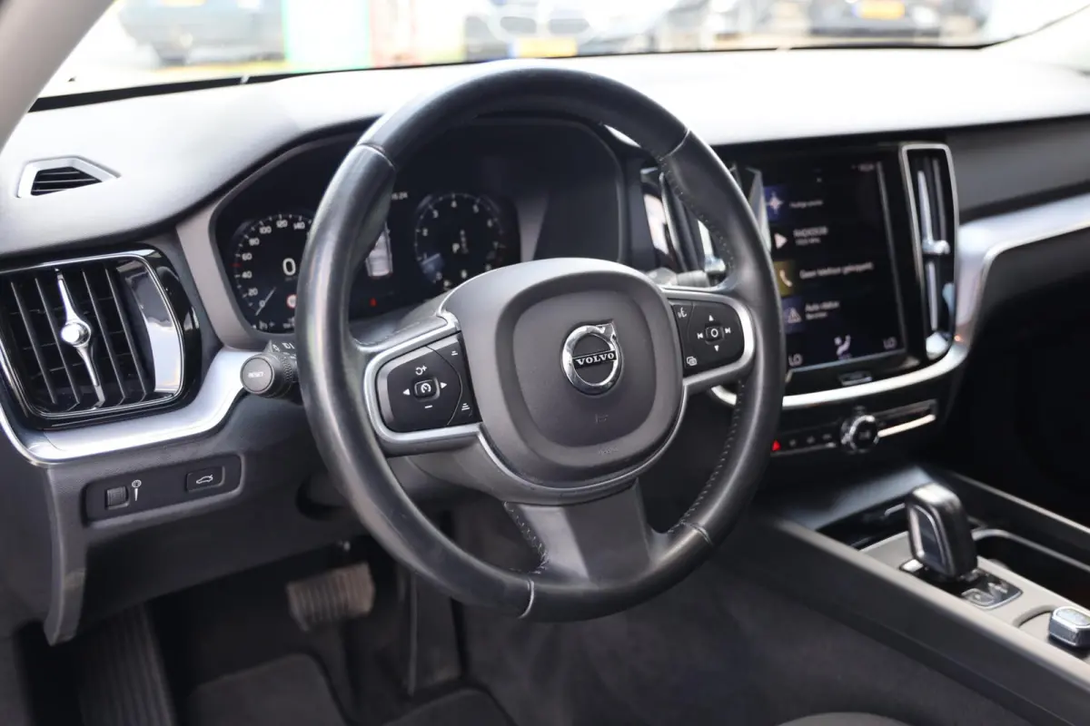 2.0 B3 Momentum Advantage|Automaat|Trekhaak|Applecarplay/android auto|Camera|Cruise control
