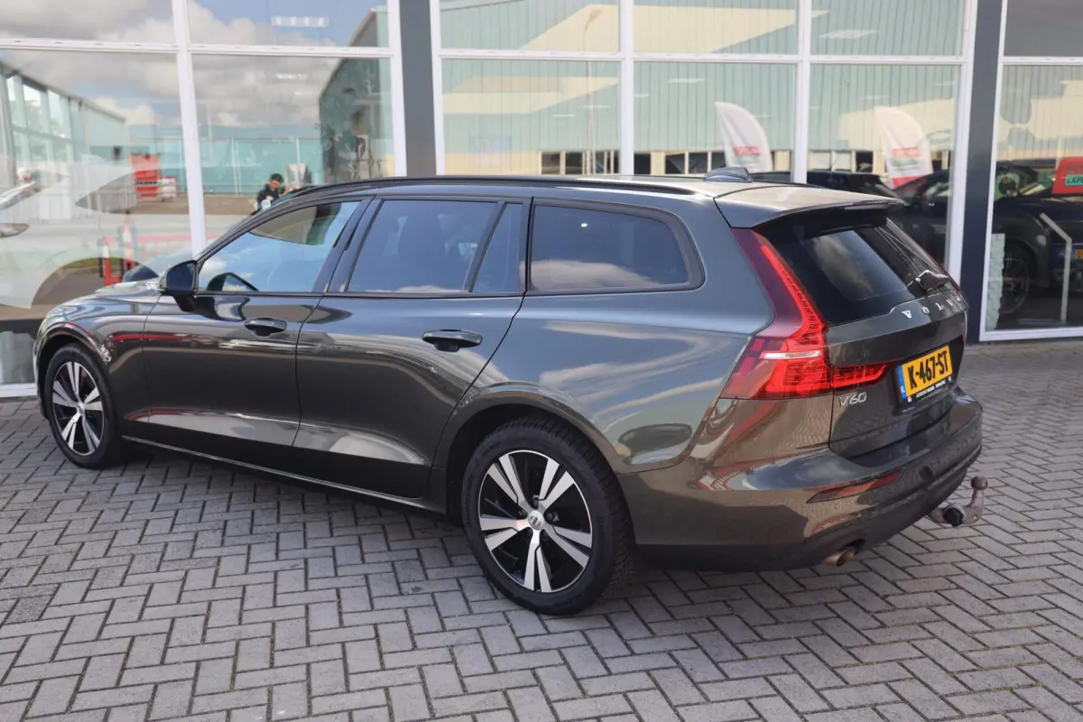 2.0 B3 Momentum Advantage|Automaat|Trekhaak|Applecarplay/android auto|Camera|Cruise control