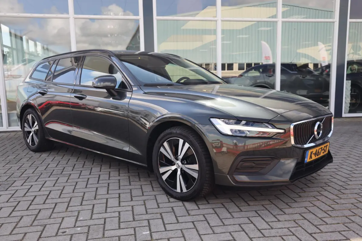 2.0 B3 Momentum Advantage|Automaat|Trekhaak|Applecarplay/android auto|Camera|Cruise control