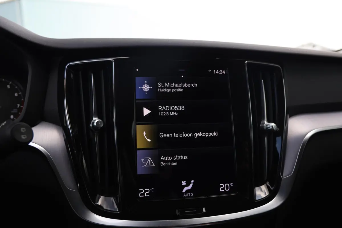 2.0 B3 Momentum Advantage|Automaat|Trekhaak|Applecarplay/android auto|Camera|Cruise control