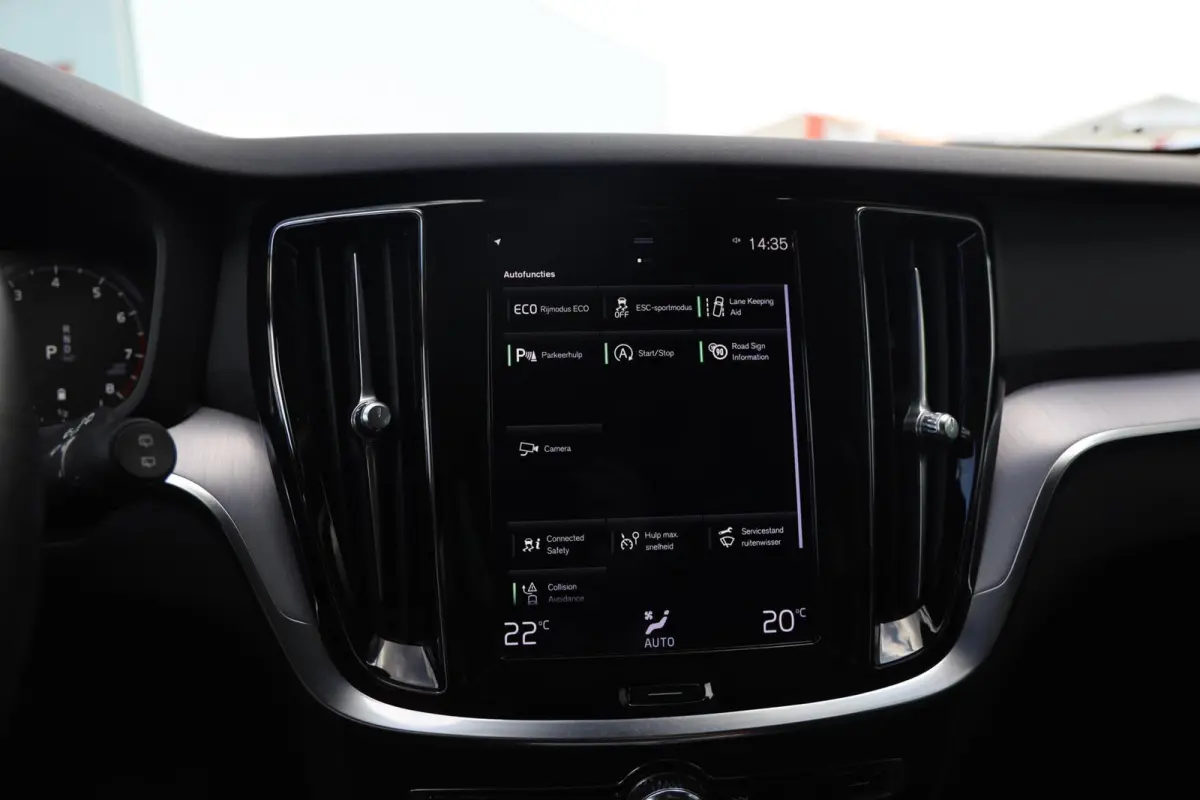 2.0 B3 Momentum Advantage|Automaat|Trekhaak|Applecarplay/android auto|Camera|Cruise control