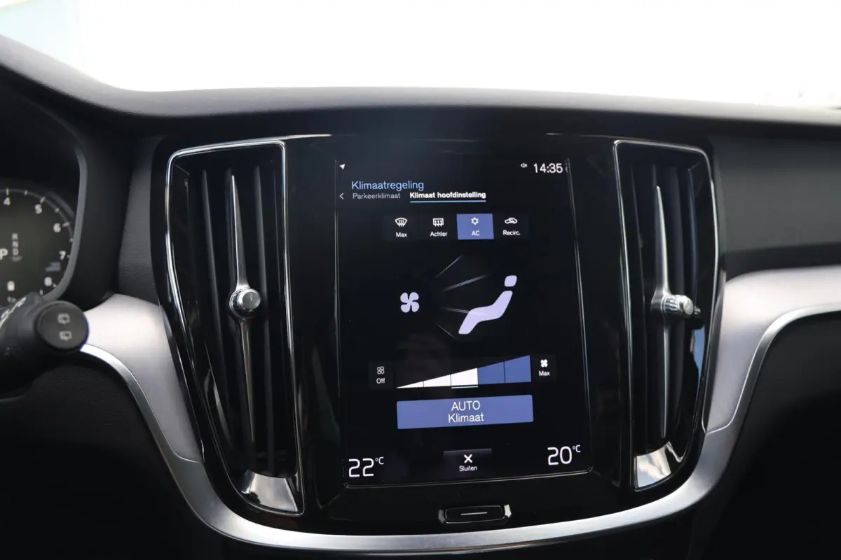 2.0 B3 Momentum Advantage|Automaat|Trekhaak|Applecarplay/android auto|Camera|Cruise control