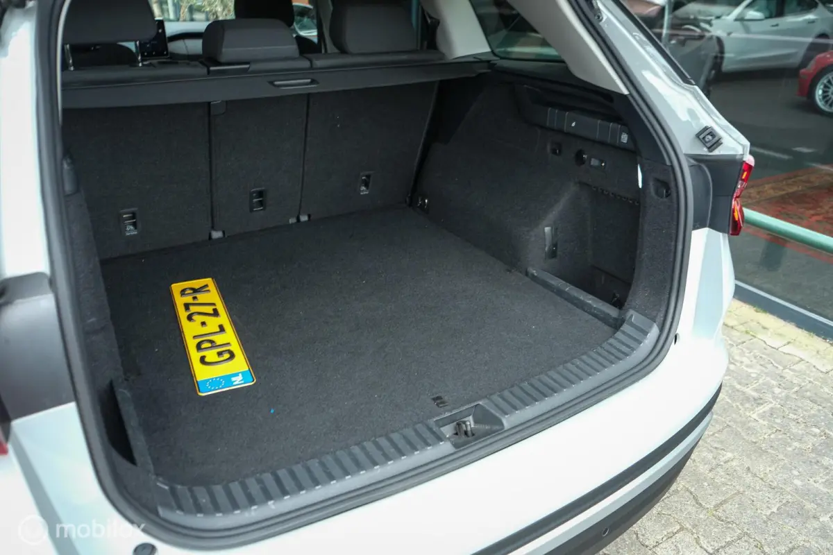 1.5 TSI PHEV Business Edition | Pano | Elec trekhaak | DAB+ | Camera | Chrystal Lightning | Memory | ACC | Sfeerverlichting | Stoelverwarming